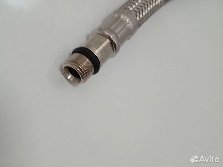 Подводка гибкая для смесителя. Новая