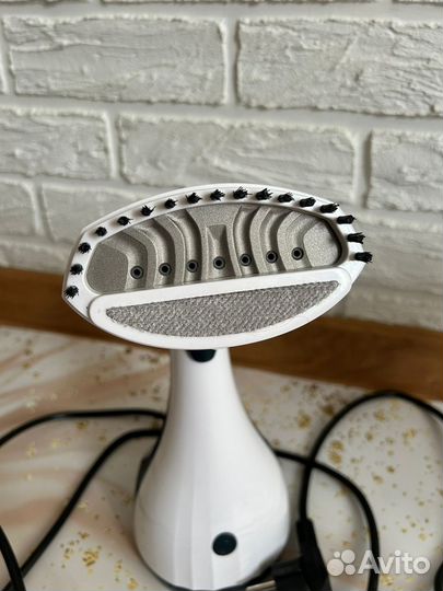 Отпариватель ручной Hyundai H-HS02834 1650Вт белый