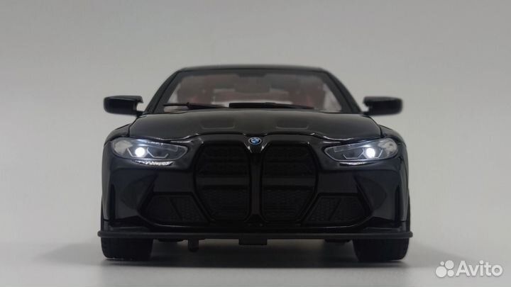 Модель автомобиля BMW M4 black