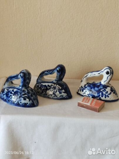 Коллекционные утюжки, Гжель