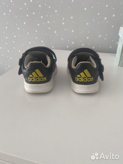 Кроссовки adidas