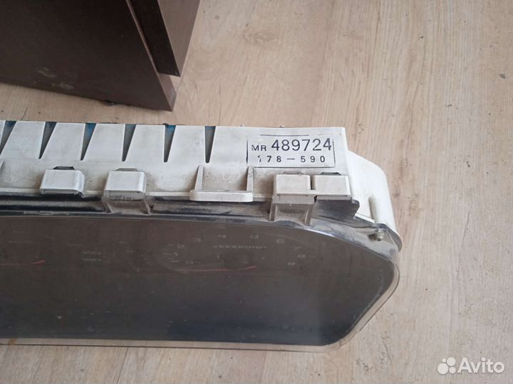 Щиток приборов mitsubishi chariot grandis