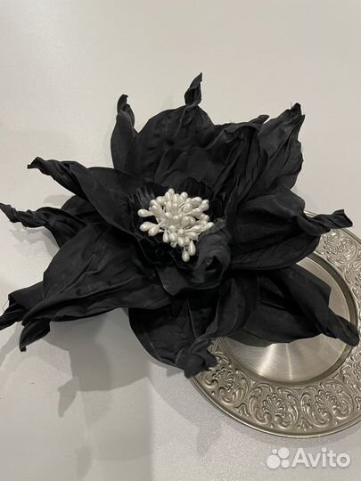 Брошь ручной работы цветок