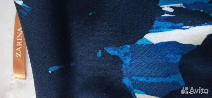 Платья на праздник р 48,50, плащ, куртка