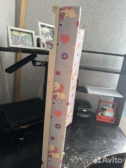 Пеленальная доска на кроватку