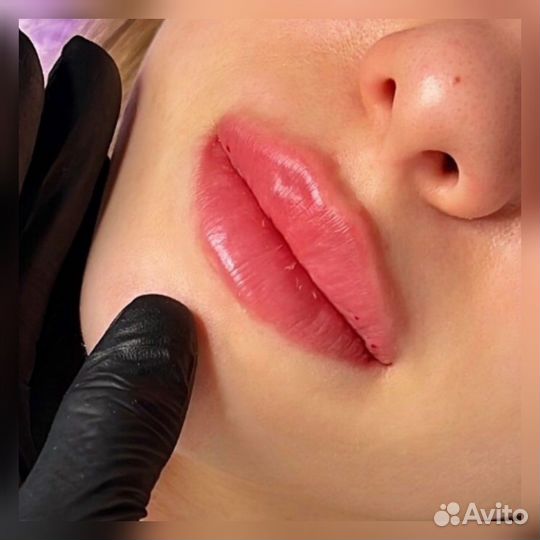 Модель на увеличение губ