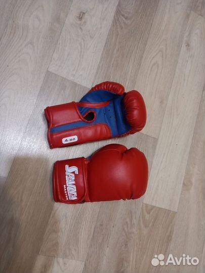 Боксерские перчатки