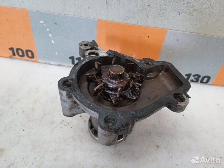Помпа Hyundai Elantra 3 2.0 2003
