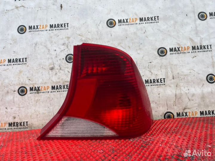 Фонарь задний правый Ford Focus 1 седан 2001