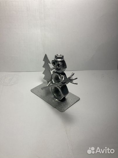 Снеговик праздничный