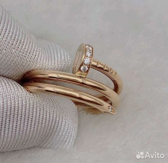 Золотое кольцо Cartier 7.8гр 0.2ct