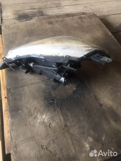 Фара правая toyota vitz 2012 г