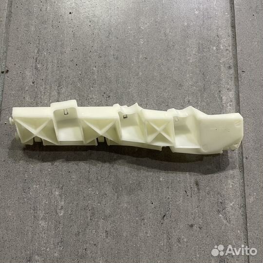 Кронштейн переднего бампера правый Renault Koleos