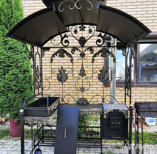 Мангал с крышей