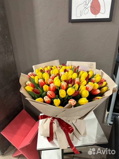 Букет из 101 тюльпана