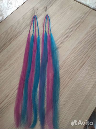 Цветные пряди на невидимках