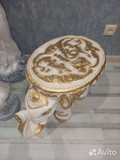 Красивый подарок, Слон/тумба