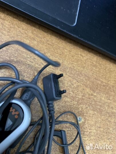 Гарнитура с радио Sony Ericsson HPM-80