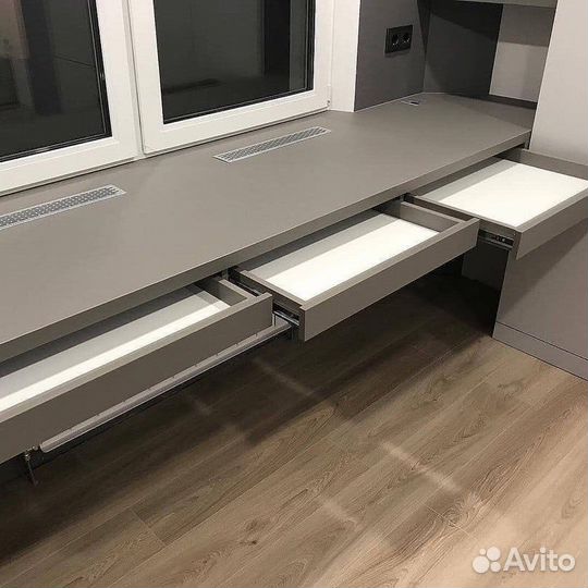 Рабочая зона у окна