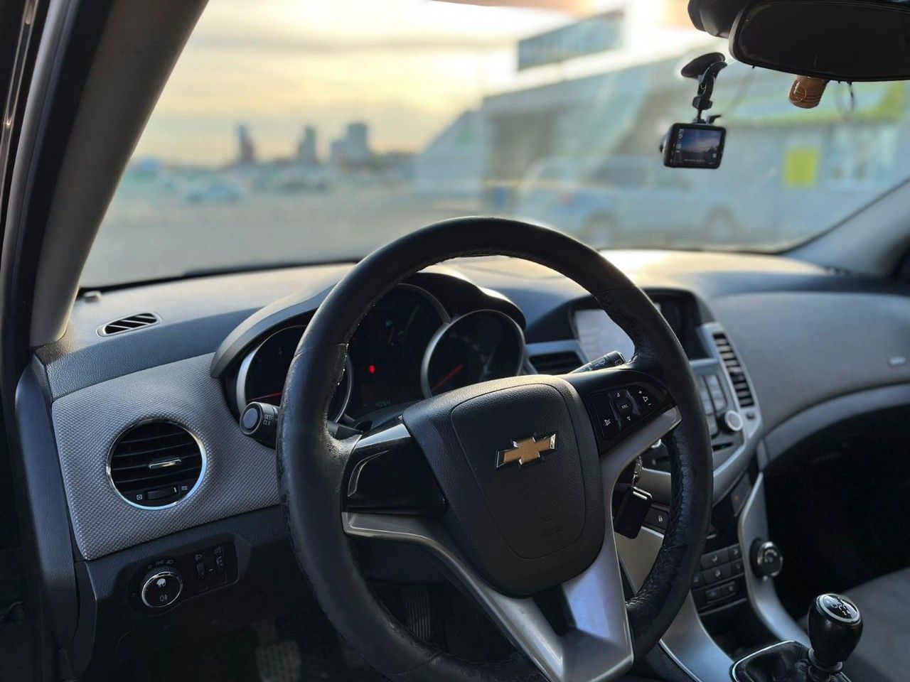 Chevrolet Cruze: фото владельца