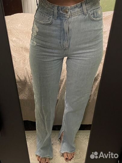 Джинсы zara 36 прямые с разрезами