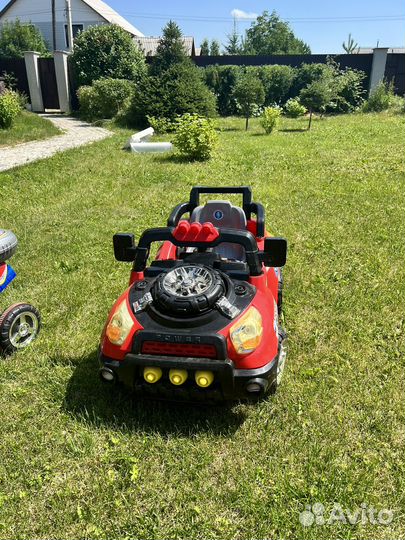 Детский электромобиль и мотоцикл