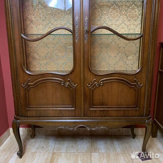 Витрина массив дерева