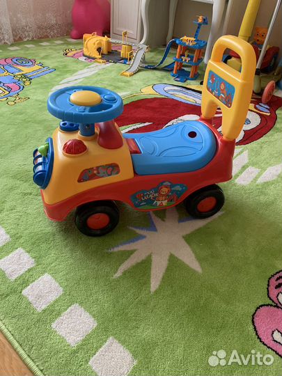 Машина каталка первые шаги