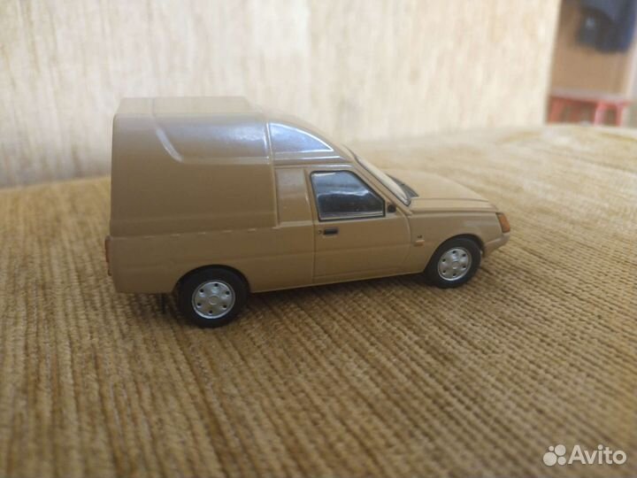 Модель автомобиля заз 11055 Автолегенды СССР