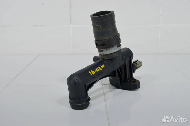 Патрубок системы охлаждения Ford Escape 3.0 2000+