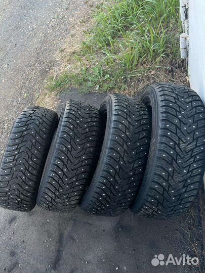 Nokian Tyres Hakkapeliitta 8 185/65 R15 88T
