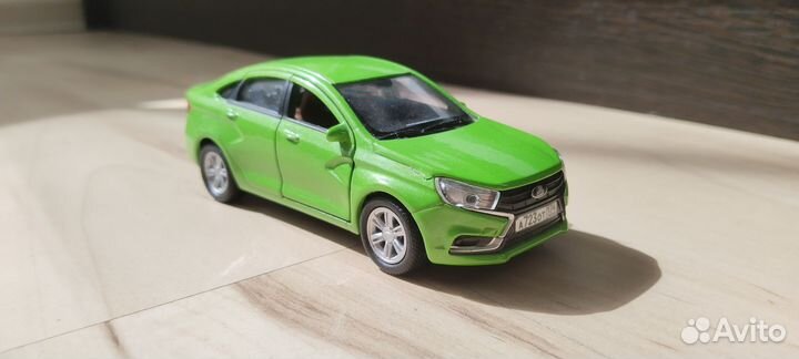 Модели автомобилей в масштабе 1/38