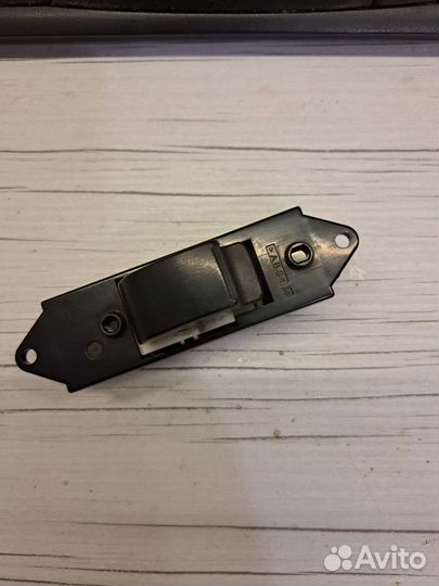 Кнопка стеклоподъемника Mitsubishi ASX