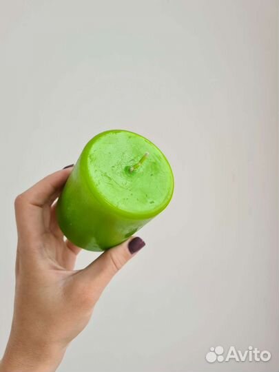 Свеча зелёная декоративная