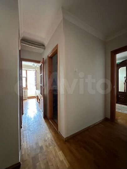 2-к. квартира, 56 м², 4/5 эт.