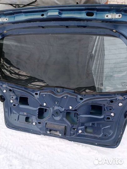 Дверь багажника