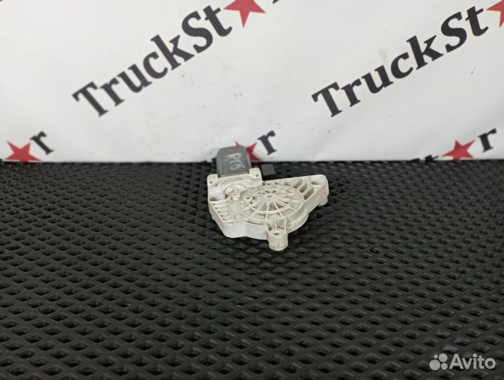 Моторчик стеклоподъемника правый 2017г. камаз 5490