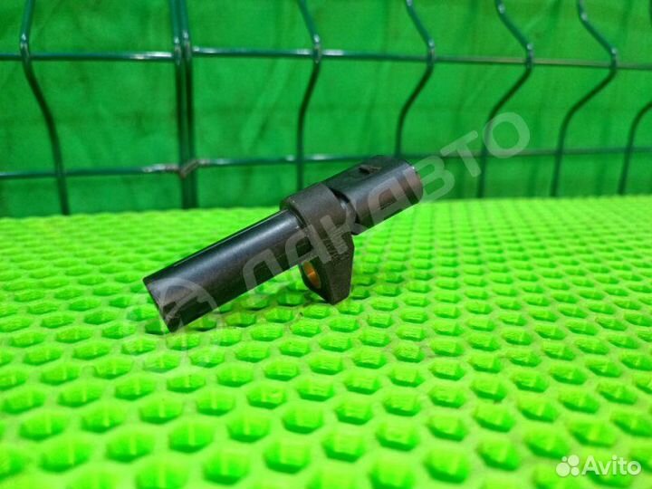 Датчик положения коленвала Mercedes-Benz E W211