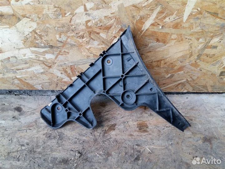 Направляющая заднего бампера правая Audi A6 C6 20