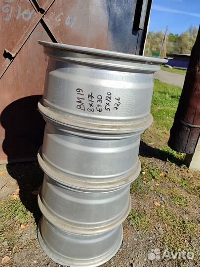 Продам литые диски и рулевую рейку на бмв