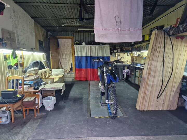 Гараж, > 30 м²