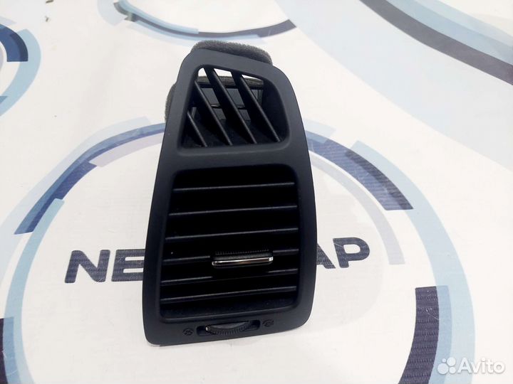 Дефлектор салона правый Kia Venga