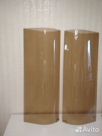 Стекла затемненные форма радиусная от стенки.Цвет