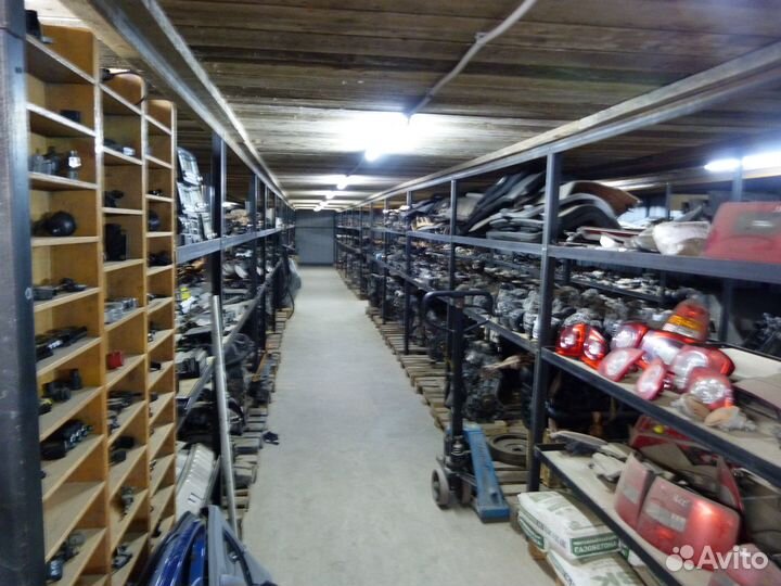 Корпус воздушного фильтра Mercedes-Benz W164 5,0