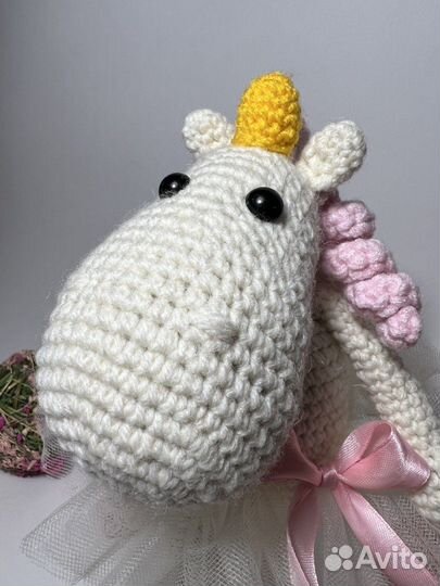 Вязаная игрушка единорог