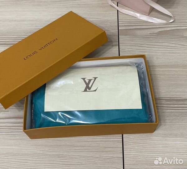 Платок louis vuitton в коробке