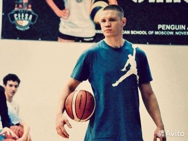 Тренер по баскетболу