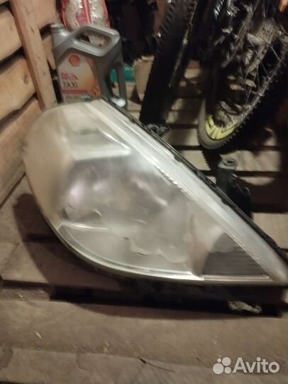 Фара правая