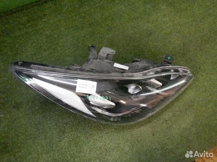 Фара правая Kia Stinger