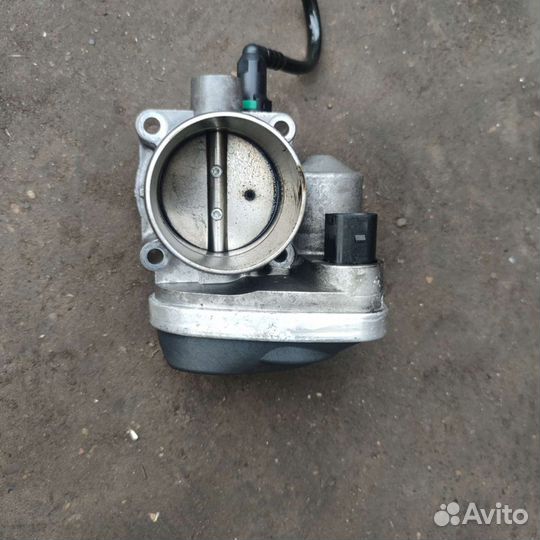 Дроссельная заслонка Renault Megane 2 1.6